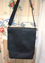 Load image into Gallery viewer, Missy Mao Mao Marlin Weave texture Black bag