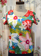 Load image into Gallery viewer, Berserk Vee neck Cotton voile top Hibiscus